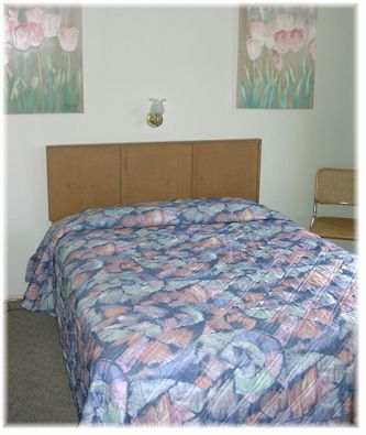 room_w.jpg